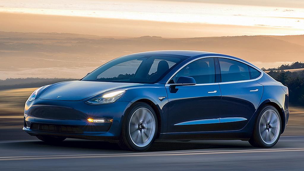 Tesla Model 3 2021 ra mắt – Tăng tốc ngang ngửa BMW i8