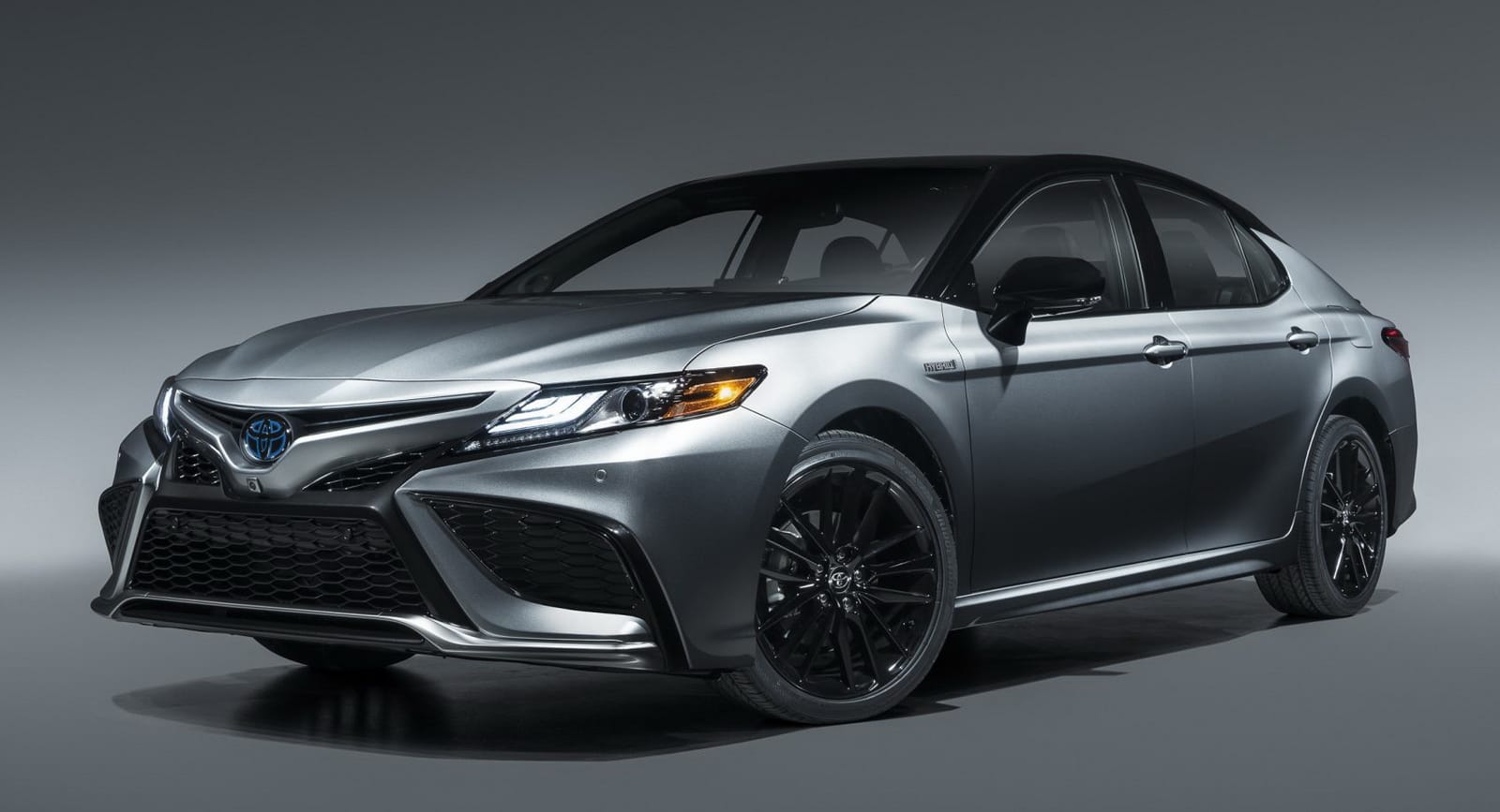 Đánh giá xe Toyota Camry 2021: Giá lăn bánh tháng 12/2020