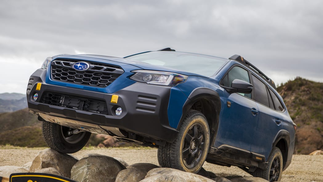 Subaru Outback 2022 hầm hố và vượt địa hình tốt hơn với phiên bản Wilderness mới
