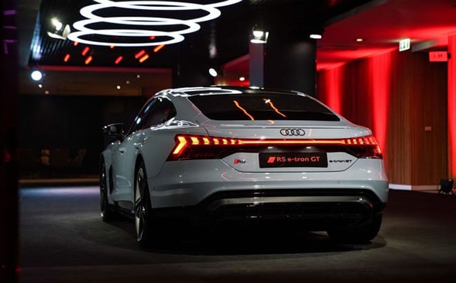  Audi e-Tron GT-3