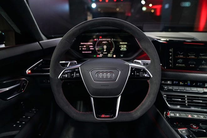  Audi e-Tron GT-7
