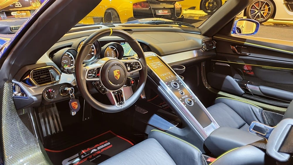 Nội thất của xe Porsche 918 Spyder