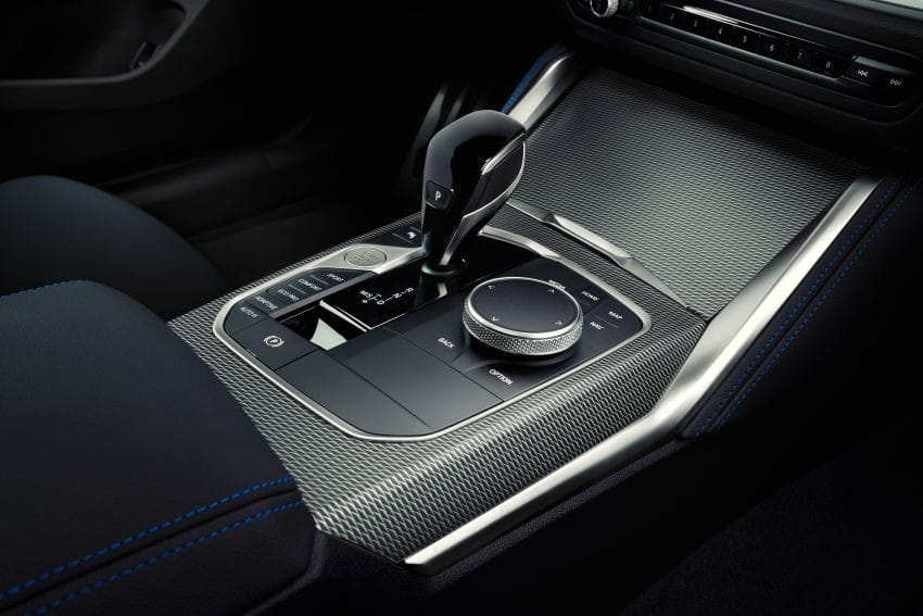 BMW 4-Series Gran Coupe 2022 dùng hộp số tự động 8 cấp