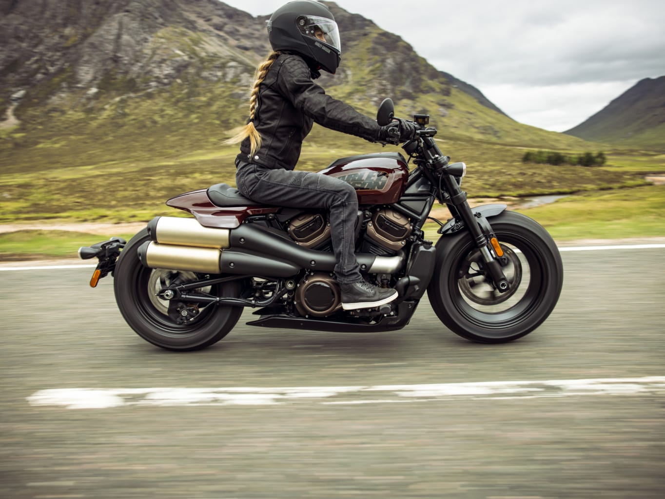 Siêu phẩm Harley-Davidson Sportster S 2021 chính thức ra mắt với ngoại hình tuyệt đẹp