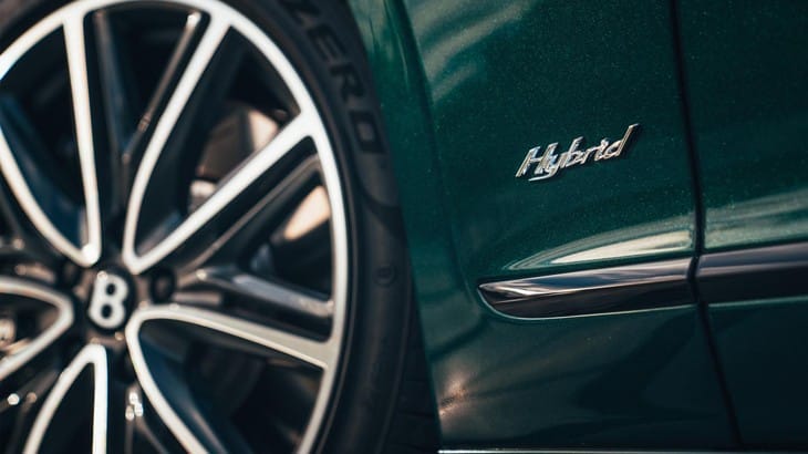 Ngoại thất xe Bentley Flying Spur Plug-in Hybrid 2022-2