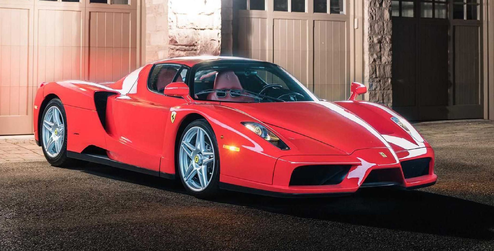 Ferrari Enzo 2003 được chào bán lại giá 3.8 triệu USD
