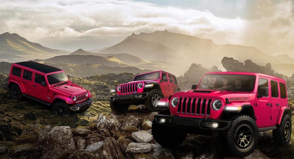 Jeep Wrangler 2021 được bổ sung màu hồng giúp xe nổi bật hơn trên đường off-road