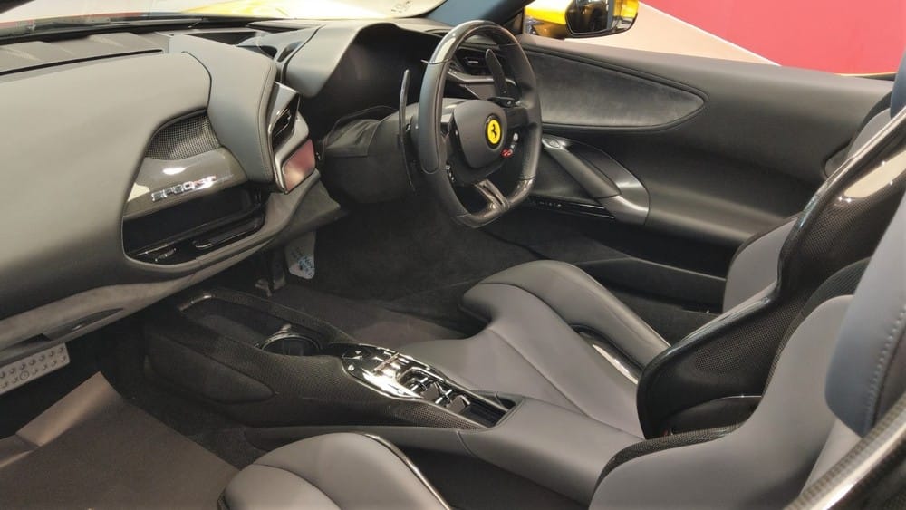 Đây cũng chính là chiếc siêu xe mui trần Ferrari mạnh nhất thế giới hiện nay