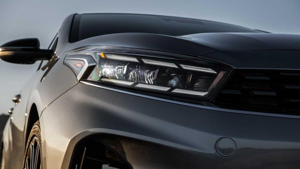 Dải đèn LED định vị ban ngày mới của Kia Forte 2022