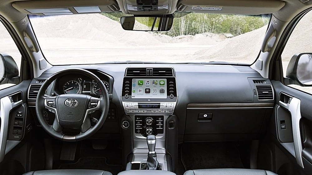 Nội thất của Toyota Land Cruiser Prado 2021.