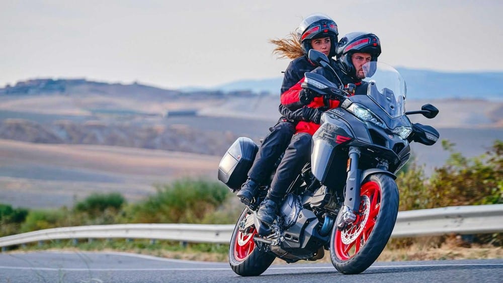 Ducati Multistrada V2 – Adventure Sport giá rẻ nhất của Ducati trình làng