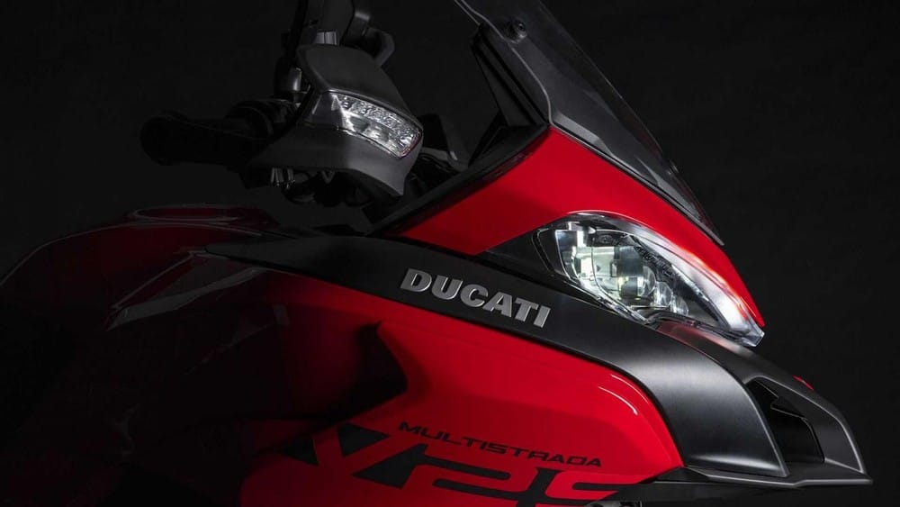 Ducati Multistrada V2 S được trang bị đèn pha full LED