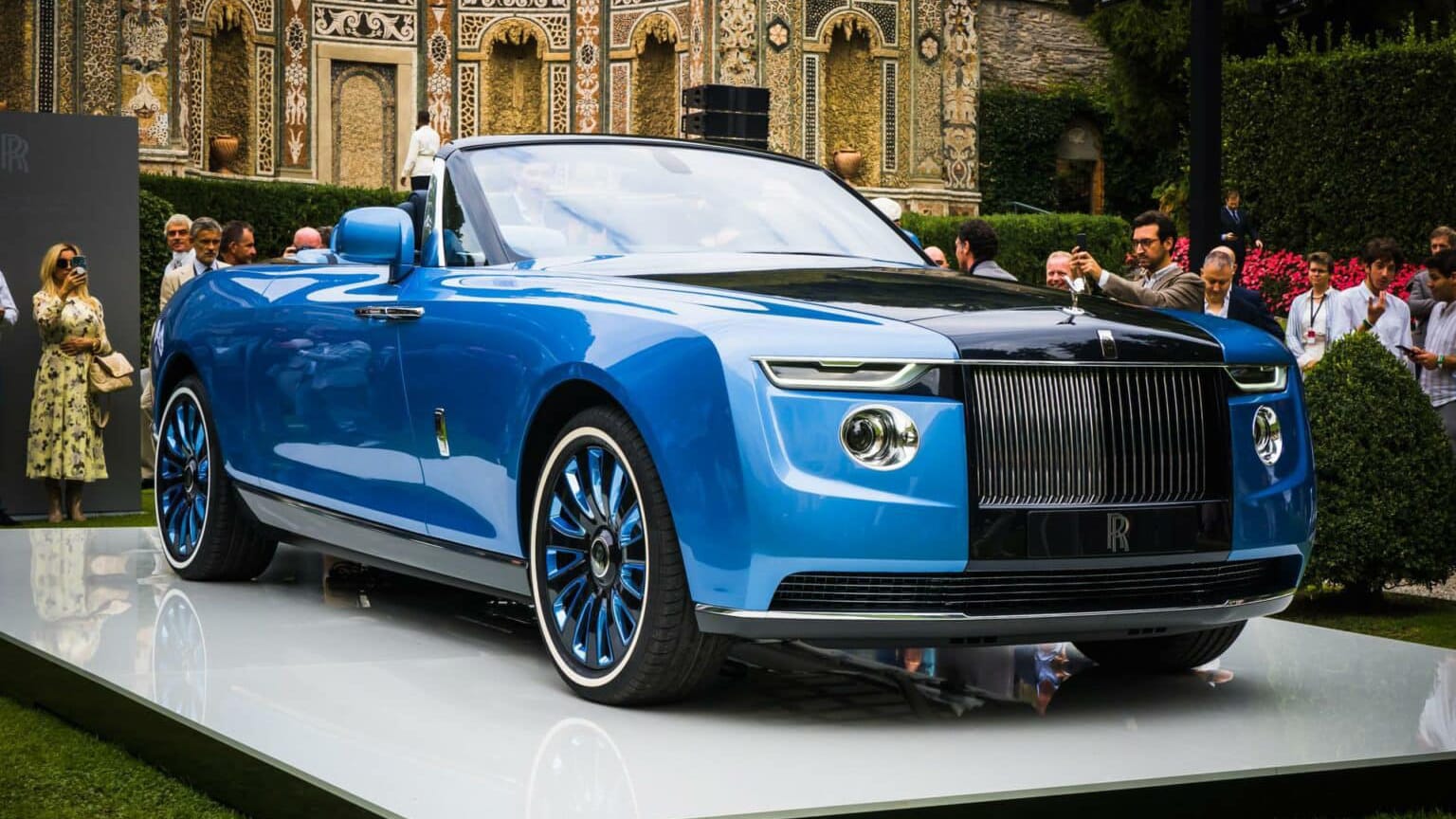Rolls-Royce Boat Tail: Ngẩn ngơ trước vẻ đẹp ngoài đời thực, giá 28 triệu USD