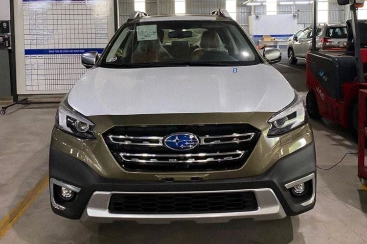 Cận cảnh đầu xe của Subaru Outback 2022 mới về Việt Nam