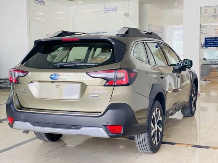 Subaru Outback 2022 còn có cốp chỉnh điện rảnh tay