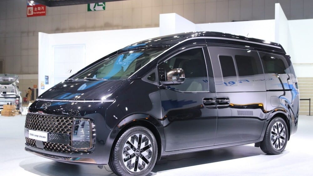 Hyundai Staria Lounge Limousine 2022 ra mắt trong triển lãm Ô tô Seoul 2021