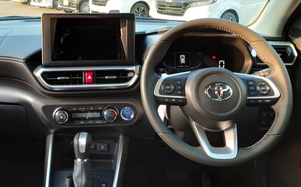 Nội thất bên trong Toyota Raize Hybrid 2022