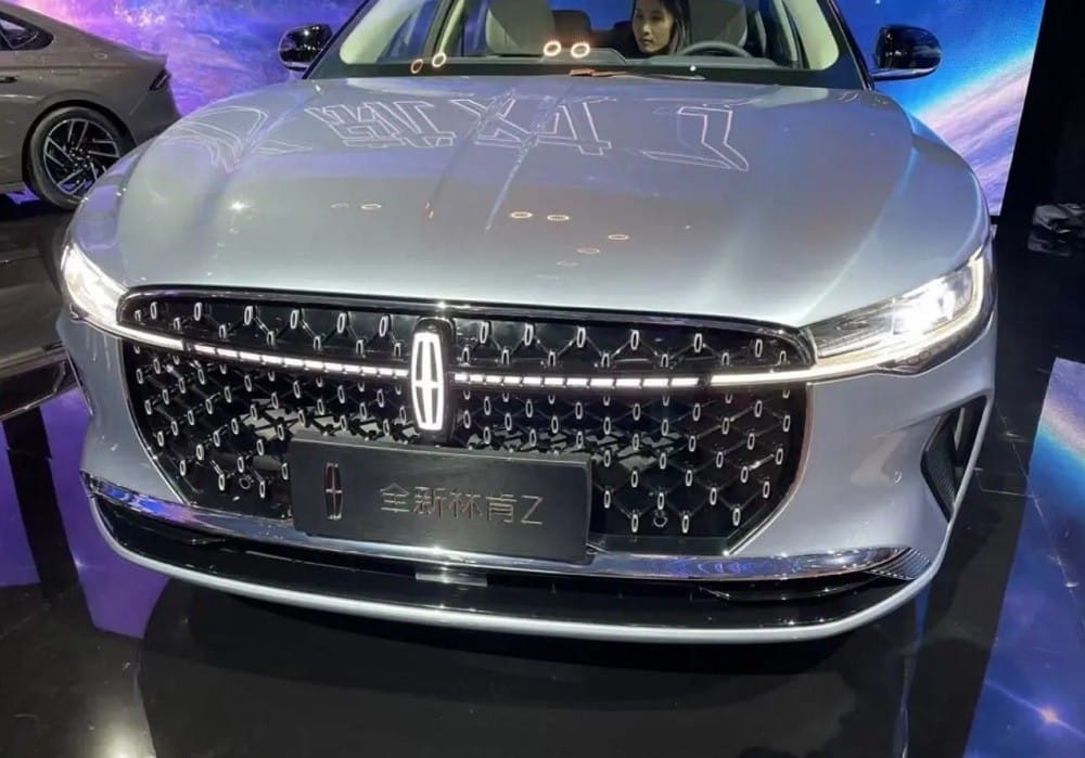 Cận cảnh thiết kế đầu xe của Lincoln Zephyr 2022