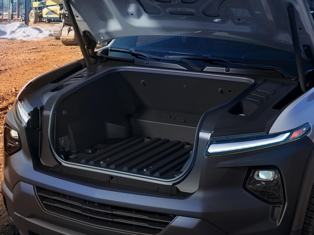 Cốp chứa đồ bên dưới nắp ca-pô của Chevrolet Silverado EV 2024
