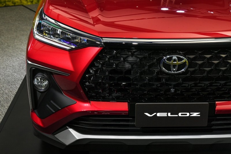 Cận cảnh đầu xe của Toyota Veloz 2022