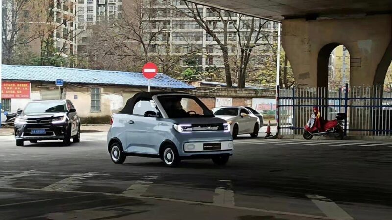 Wuling Hongguang Mini EV Cabrio bị bắt gặp trên đường thử