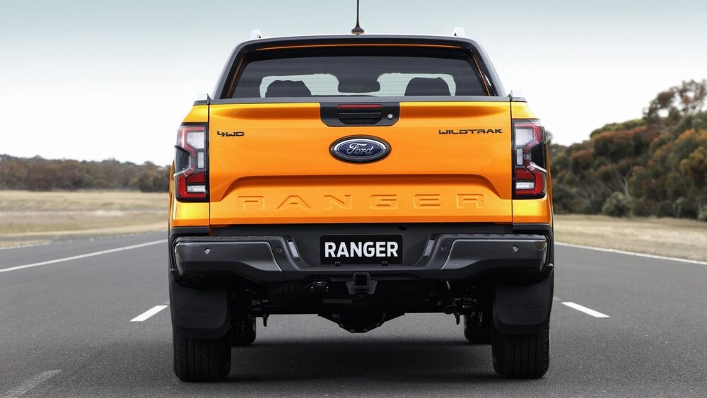 Ford Ranger 2022 nhìn từ phía sau