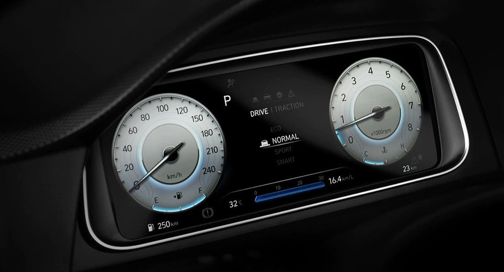 Bảng đồng hồ kỹ thuật số trên Hyundai Creta 2022 khá giống đàn anh Tucson và Santa Fe.