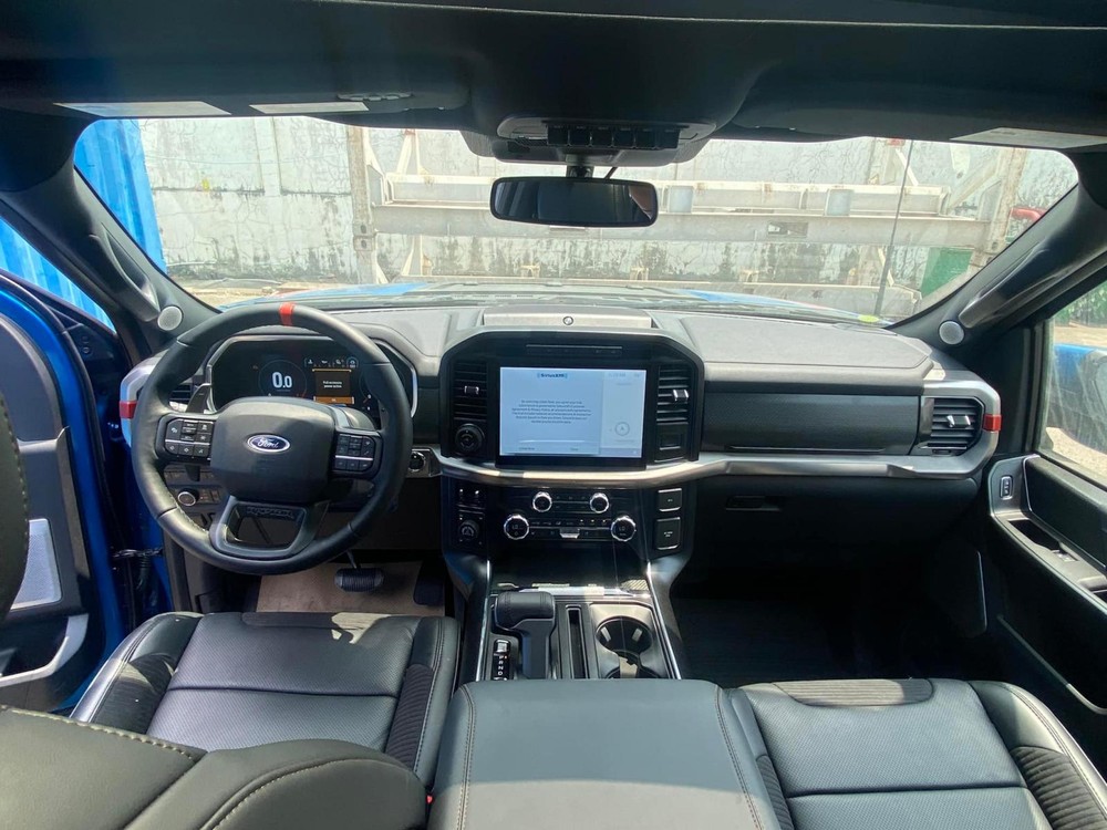 Ford F-150 Raptor thế hệ thứ 3 có màn hình giải trí cảm ứng Sync 4 kích thước 12 inch, hỗ trợ kết nối Apple CarPlay và Android Auto