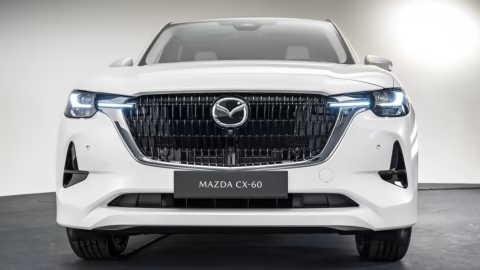 Cận cảnh thiết kế đầu xe của Mazda CX-60 2022