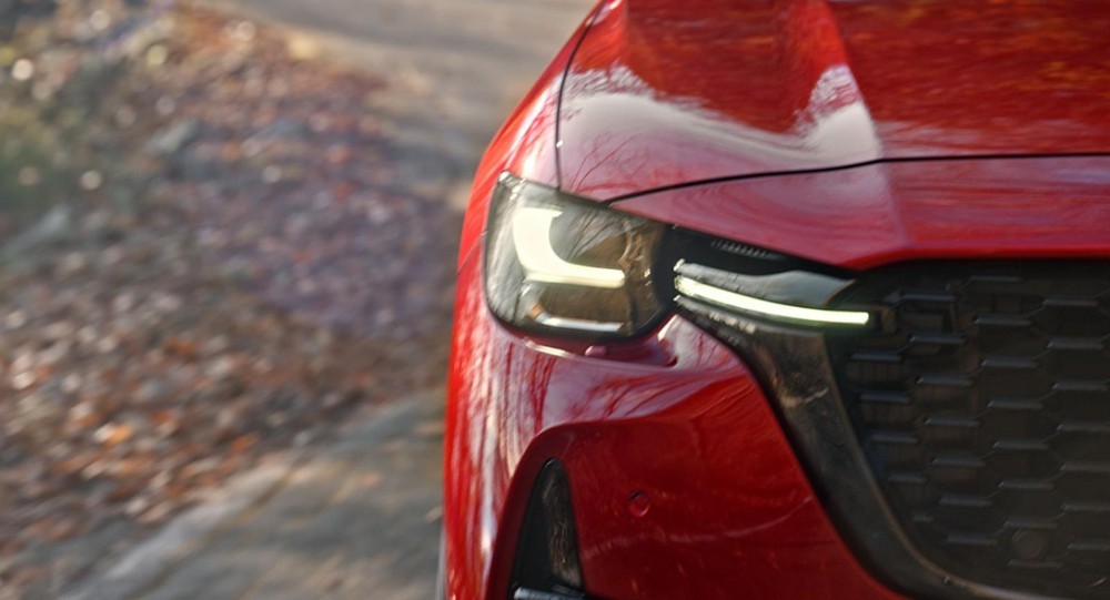 Chiếc CX-60 trong video do Mazda tung ra dùng lưới tản nhiệt khác