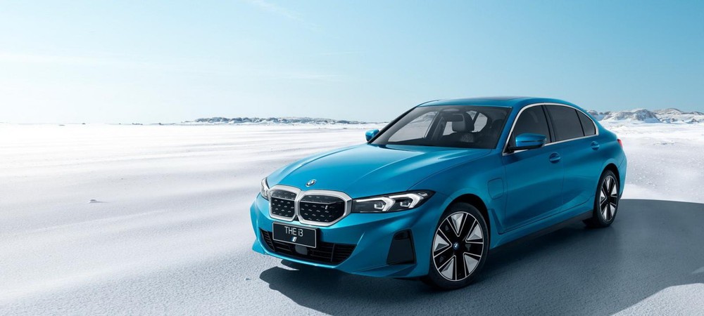 BMW i3 eDrive35L – Sedan chạy điện công suất 285 mã lực, đi được 526 km