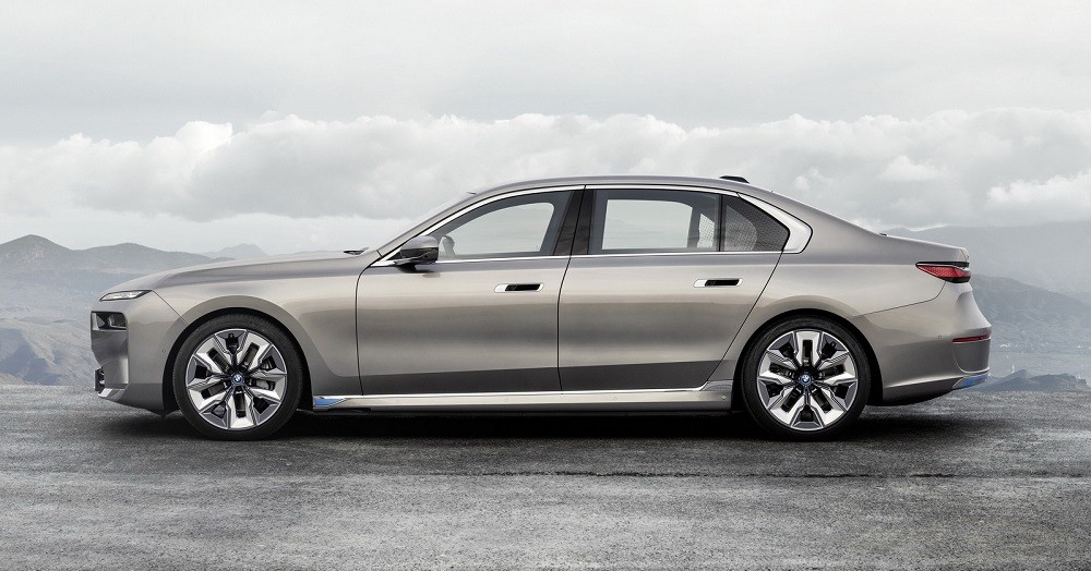 BMW i7 2023 có chiều dài lên đến 5,4 m