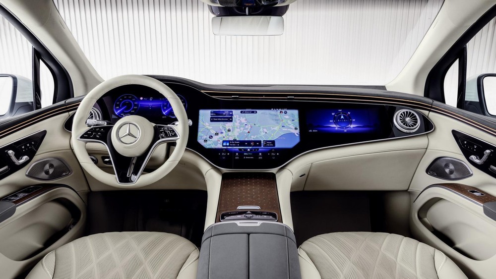 Nội thất công nghệ cao của Mercedes-Benz EQS SUV 2023