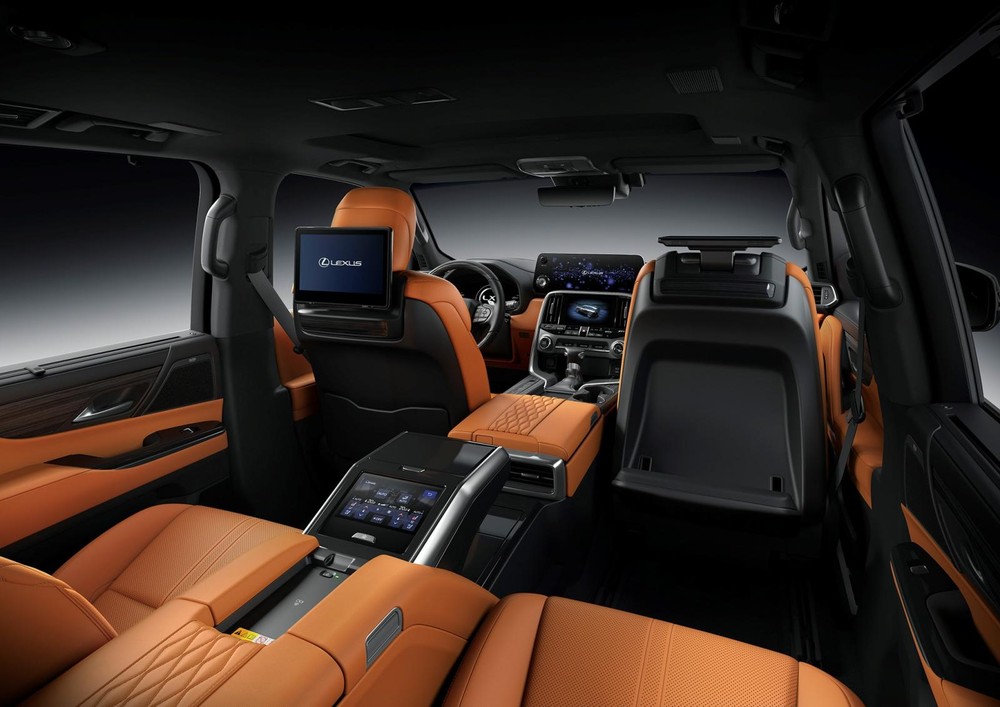 Bản VIP của Lexus LX 600 2022 có ghế thương gia đậm chất “ông chủ”.
