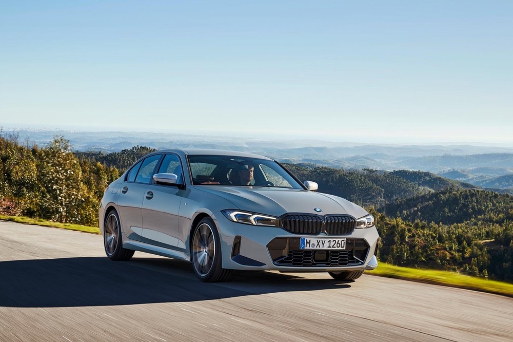 BMW 3-Series 2023 chính thức ra mắt, thêm màn hình cong trong nội thất