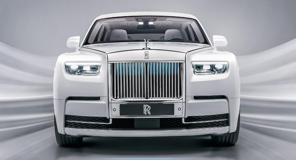 Rolls-Royce Phantom 2023 trang bị lưới tản nhiệt phát sáng