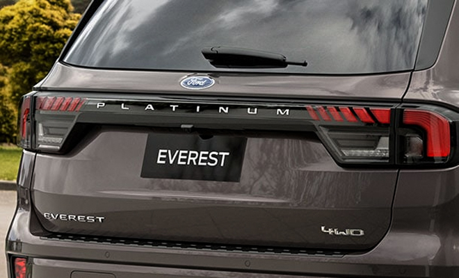 Ford Everest - 1