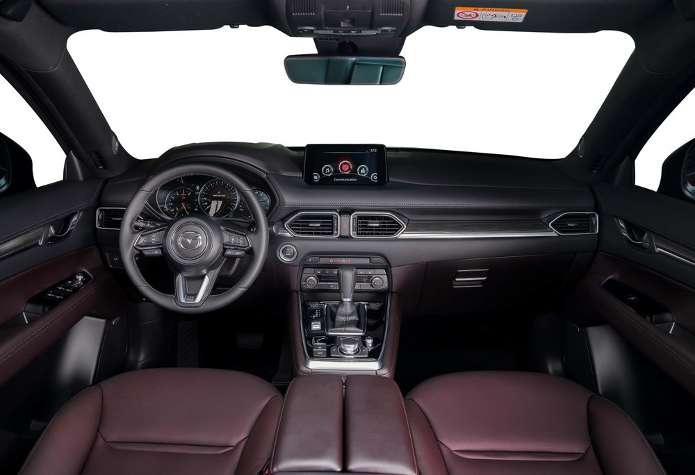 Nội thất của Mazda CX-8 2022.