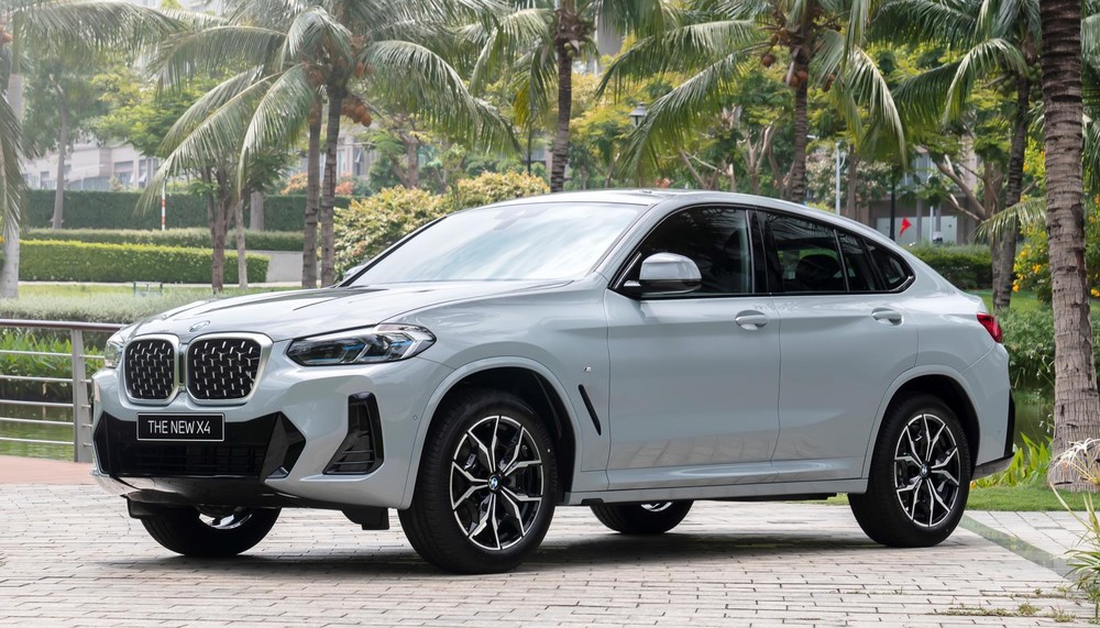 BMW X4 2022 chốt giá gần 3.3 tỷ đồng tại Việt Nam, tăng tới 300 triệu so với đời cũ nhưng nhiều trang bị hấp dẫn hơn