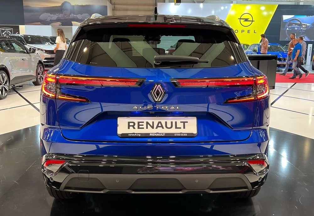 Renault Austral 2022 nhìn từ đằng sau