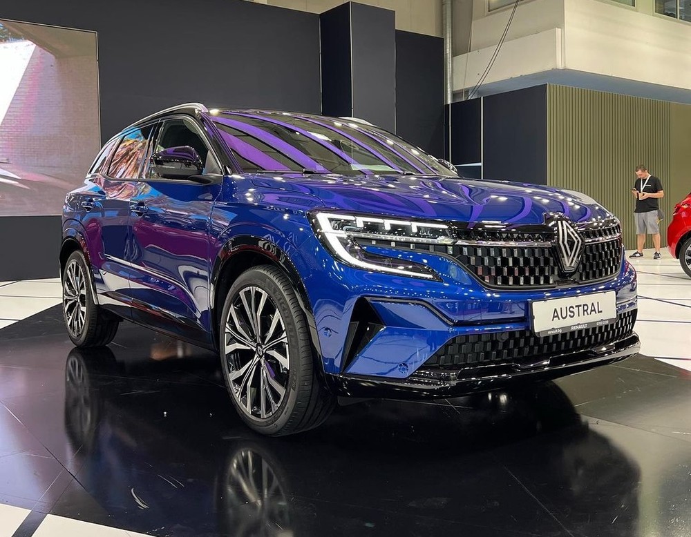 Cận cảnh thiết kế “bằng xương, bằng thịt” của Renault Austral 2022 – SUV cỡ C chỉ tiêu thụ 4.6 lít xăng/100 km