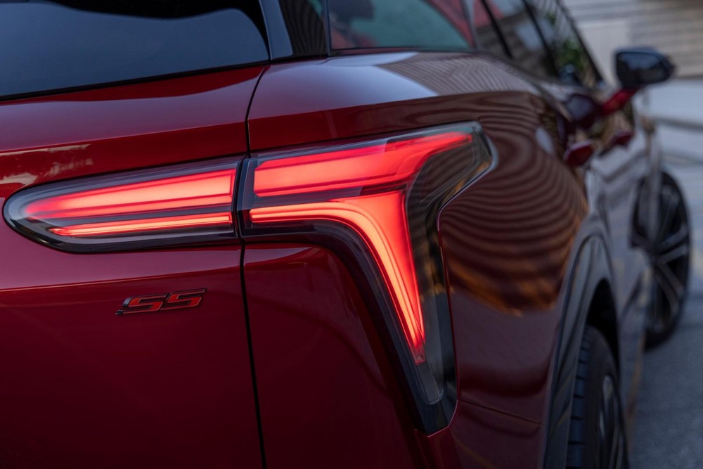 Đèn hậu hình chữ "T" của Chevrolet Blazer EV 2023