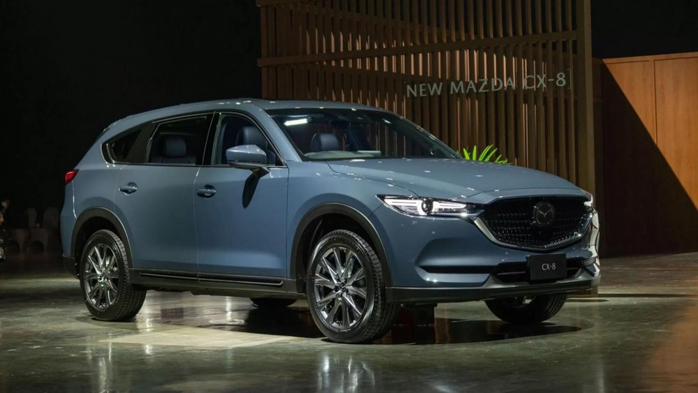 Cận cảnh xe Mazda CX-8 2022 mới “ra lò” với màu xám Polymetal Gray đẹp mắt